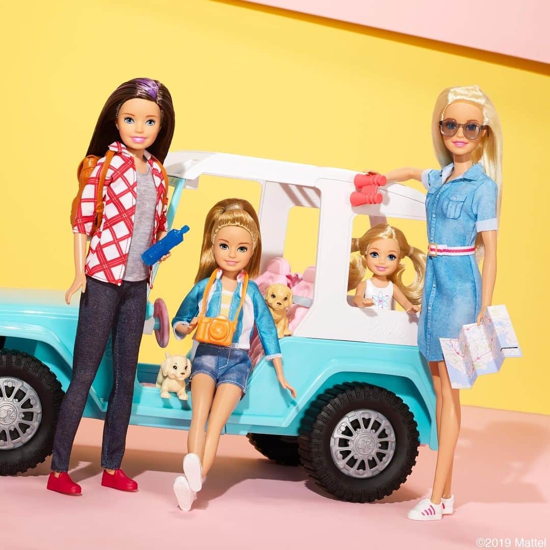 バービーさんのインスタグラム写真 - (バービーInstagram)「Beep! Beep! The Roberts sisters are packed up and ready to hit the road for a #NationalSiblingsDay adventure. ⁣ ⁣ What places should they explore? #Barbie 🚗」4月11日 0時42分 - barbie