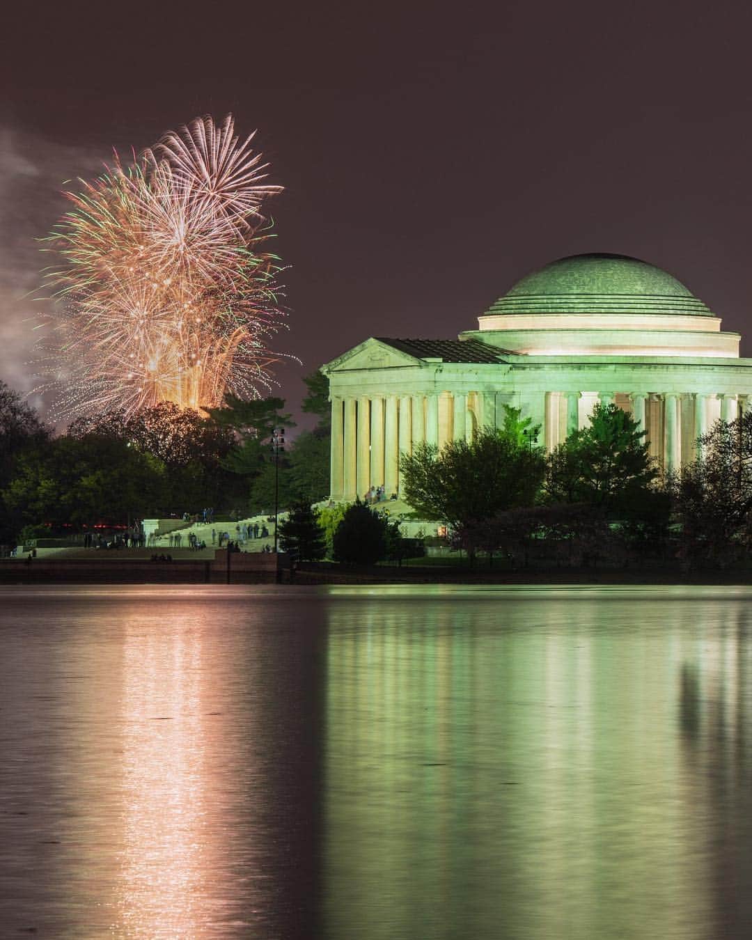 National Geographic Travelさんのインスタグラム写真 - (National Geographic TravelInstagram)「Photo by @BabakTafreshi, The World at Night photography | Swipe left to see the entire view of the April 6 evening in Washington DC with the fireworks for Cherry Blossoms Festival, photographed above Jefferson Memorial and Tidal Basin. More than 1.5 million visitors descend upon the United States capital each year to admire the 3,000-plus blossomed trees. #washingtondc #cherryblossom #nightphotography @natgeoimagecollection」4月11日 1時01分 - natgeotravel