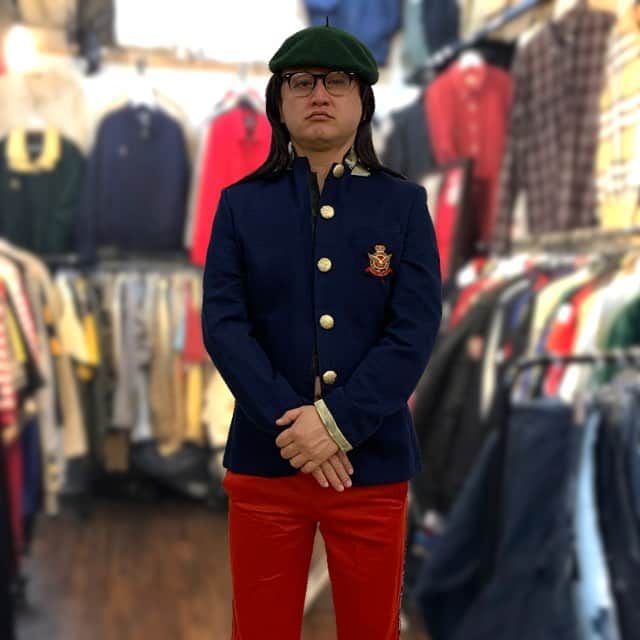 のインスタグラム：「画像は『立地が悪過ぎる所に古着屋をオープンさせる人』のモノマネです。  #古着屋 #立地悪すぎ  #客を選ぶ #ストロングスタイル #経営難 #深夜コンビニのバイト #哀愁モノマネ」