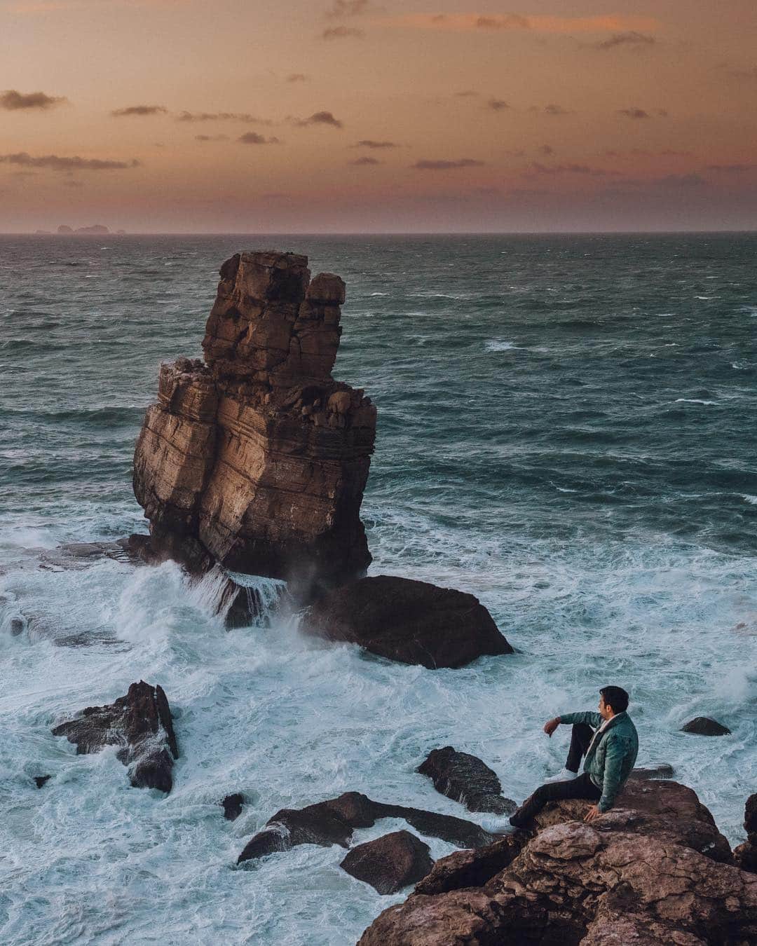 Sezgin YILMAZのインスタグラム：「watch more sunsets than tv..」
