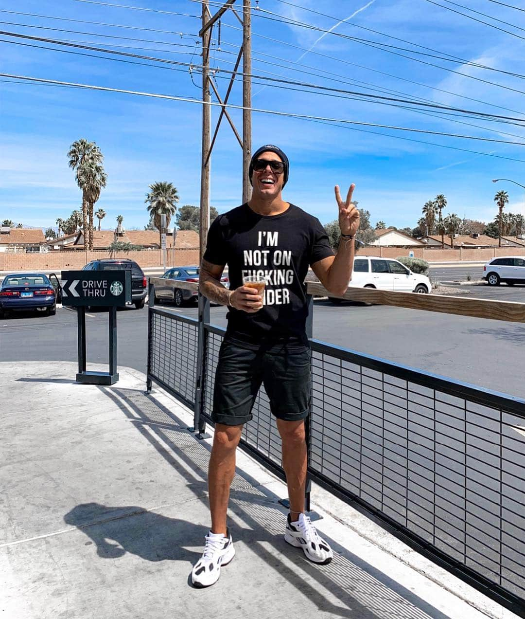 Hugo Garciaさんのインスタグラム写真 - (Hugo GarciaInstagram)「Un caramel macchiato helado por la mañana! ✌🏼😎」4月11日 1時14分 - hugogarcia