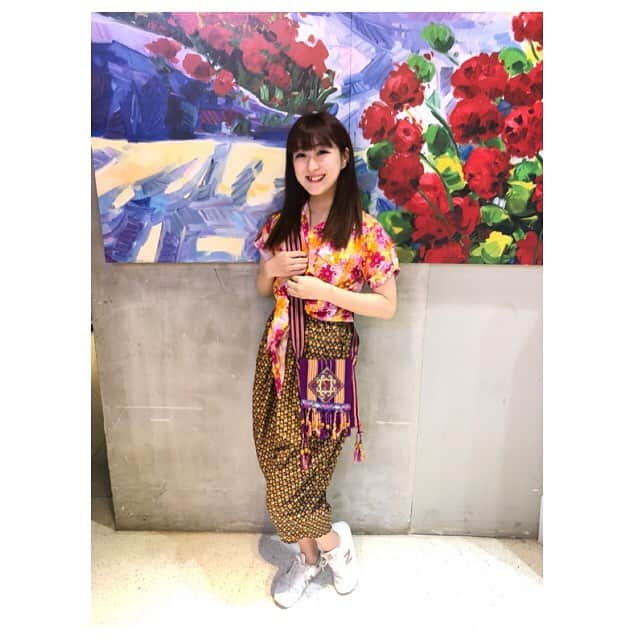 伊豆田莉奈さんのインスタグラム写真 - (伊豆田莉奈Instagram)「ขอบคุณ ที่ มา Digital Studio ใน วันนี้ นะคะ❤️ เล่น สงกรานต์ กัน ไหม คะ?😋 ใส่ชุดนี้ อาจจะ ครั้งแรก ค่ะ! รินะ เป็น คนไทย แล้ว ค่ะ😏  今日はDigital Studioに来てくれてありがとうございました❤️ 一緒にソンクラーンする？😋 多分初めてこの衣装着たかも！ 莉奈はタイ人になりました😏  #izurinabnk48 #rinaizutabnk48 #izutarinabnk48 #izurina #izutarina #สงกรานต์ #bnk48digitalstudio #伊豆田莉奈 #いずりな #bnk48 #welovebnk48」4月11日 1時16分 - rina.cgm48official