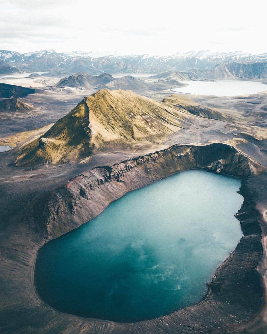 Discoveryさんのインスタグラム写真 - (DiscoveryInstagram)「“I felt like I was driving through a different planet; colorful volcanoes and deep blue crater lakes as far as the eye could see. I cannot wait to explore more of the #IcelandicHighlands someday. They left me speechless“. 📸 + caption by Michael Schirnhofer (@intohimoni) . . . . #Highlands #Iceland #wow #travel #explore #nature #photography #potd #photooftheday」4月11日 1時35分 - discovery