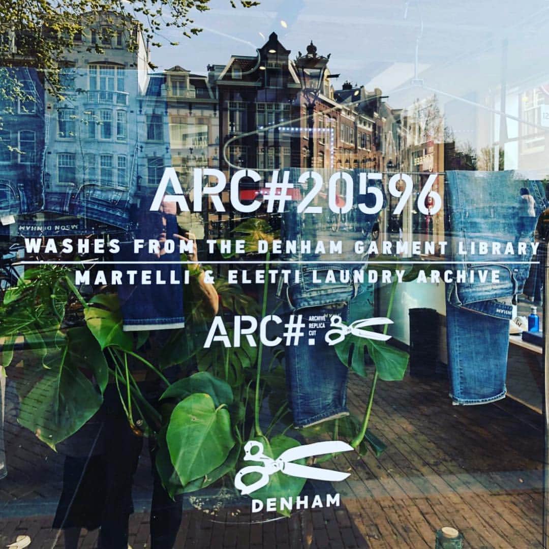デンハムさんのインスタグラム写真 - (デンハムInstagram)「ARC / Archive Italy washing by @elleti_group now showing at the Jason Denham concept corner store #denham #jasondenham #denhamthejeanmaker #denim #jeans #italy #thetruthisinthedetails」4月11日 1時50分 - denhamthejeanmaker
