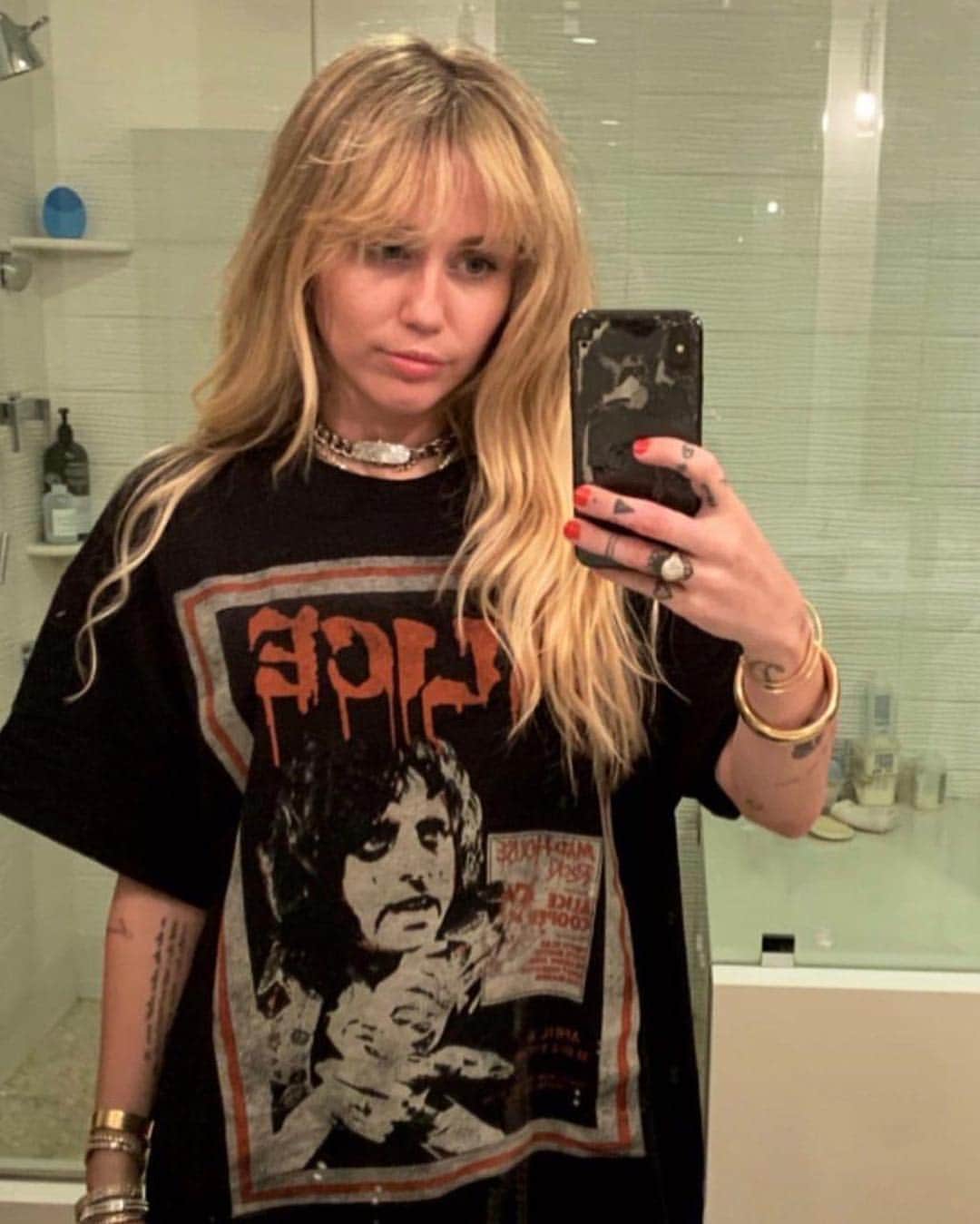 E! Onlineさんのインスタグラム写真 - (E! OnlineInstagram)「The 4 Stages of Realizing #HannahMontana: The Movie Premiered 10 Years Ago: Anger. (Why are we this old?) Denial. (We can't be this old. The date must be wrong.) Confusion. (Are we really this old??) Acceptance. 💕 (📷: Getty Images/@mileycyrus)」4月11日 1時50分 - enews