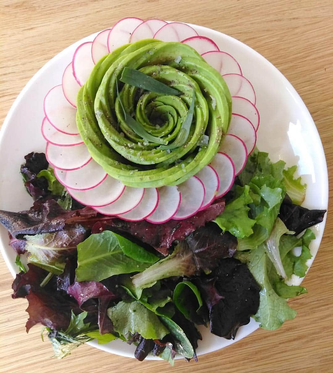 DOMINIQUE ANSEL BAKERYさんのインスタグラム写真 - (DOMINIQUE ANSEL BAKERYInstagram)「The prettiest 🥑🍞 at @189bydominiqueansel, with fresh tarragon and sliced radishes. Kicking of a new lunch menu today upstairs in our sunny LA dining room, served weekdays from 11:30am-2:30pm at @thegrovela.」4月11日 1時52分 - dominiqueansel