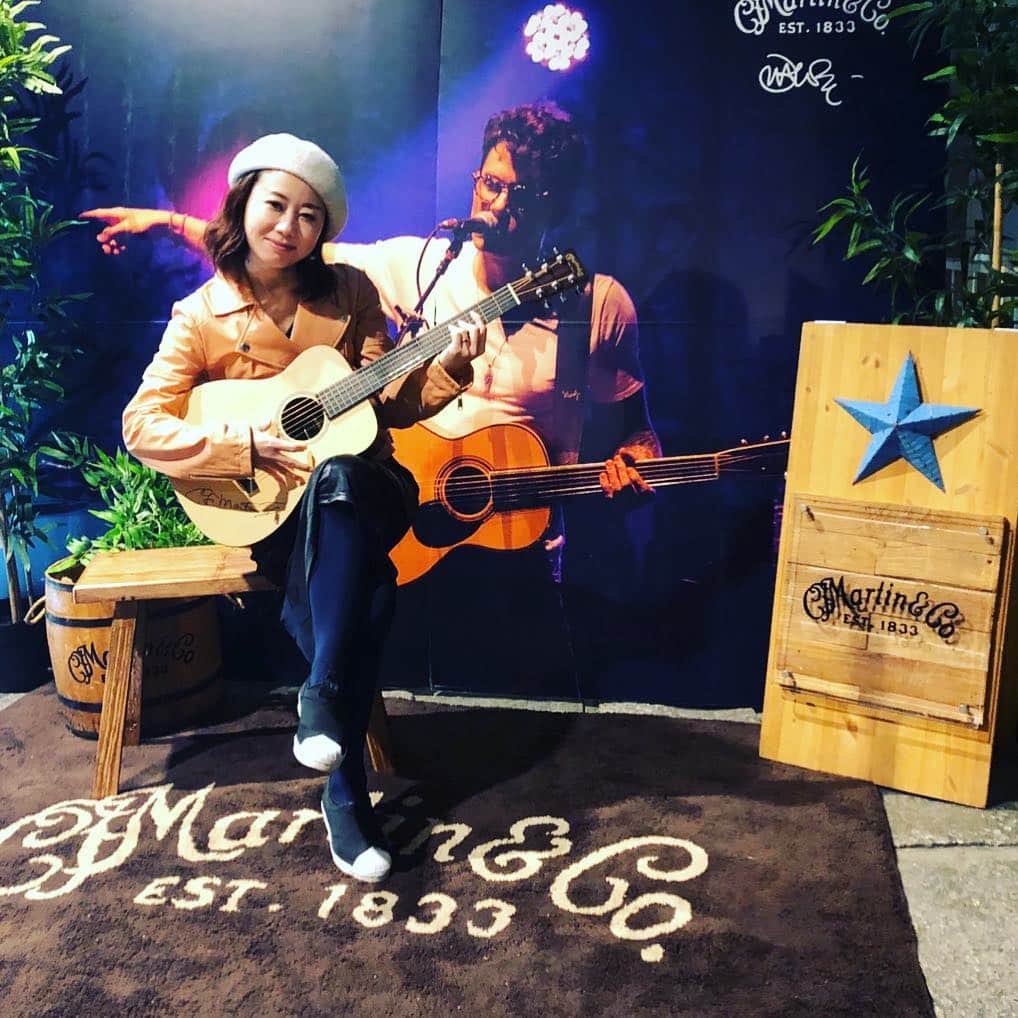 レイチェル・チャンさんのインスタグラム写真 - (レイチェル・チャンInstagram)「John Mayer playing Martin guitar❣️ Amazing live at Nippon Budokan! #martinguitar #johnmayer #guitar #tokyo #japan #ジョンメイヤー」4月11日 1時57分 - rachelchanjpn