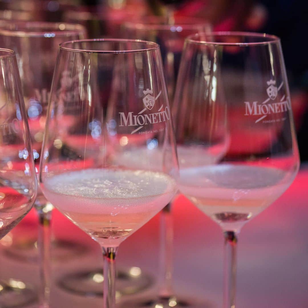 Mionetto Proseccoさんのインスタグラム写真 - (Mionetto ProseccoInstagram)「Happy to have shared with you a lot of cheers and news too. Thanks to everybody! #vinitaly2019 #mionettoprosecco #designdelgusto」4月11日 2時00分 - mionetto_prosecco