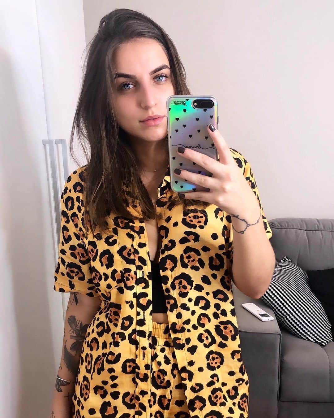 Bruna Unzuetaのインスタグラム：「Apaixonada por esse conjuntinho da @baw_official 💛🐆 lembrando que sempre tem meu Cupom lá: BRUNABAW que dá 10%OFF no site todo 😉」