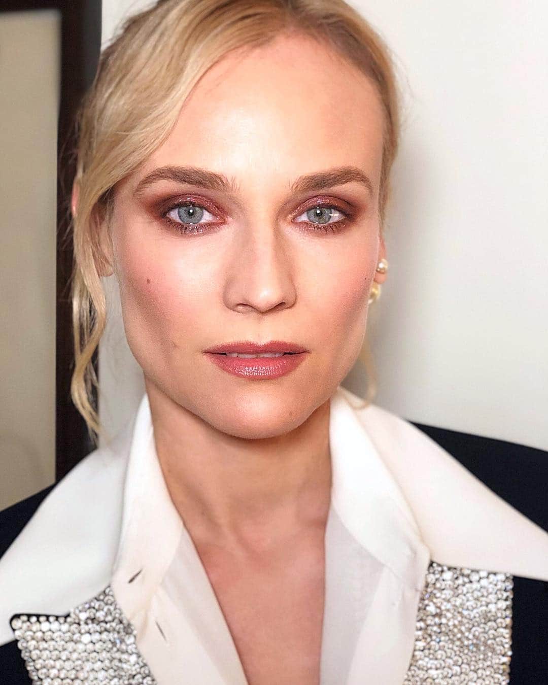 Lacy Redwayさんのインスタグラム写真 - (Lacy RedwayInstagram)「✨ D I A N E • K R U G E R ✨ lastnight .  Makeup @tyronmachhausen  #HairByLacyRedway  See previous post of the black view of this hair . #dianekruger」4月11日 2時39分 - lacyredway