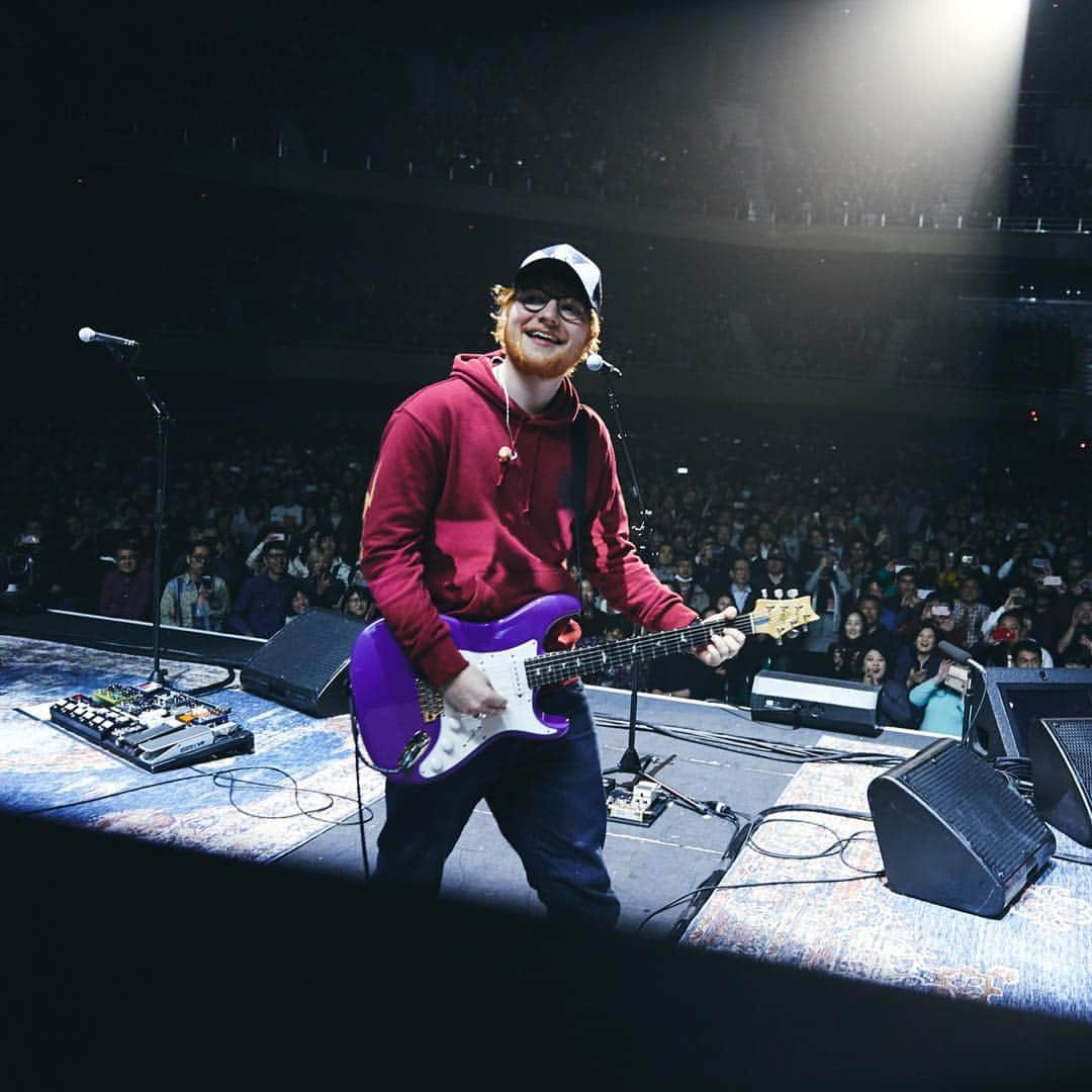 ジョン・メイヤーさんのインスタグラム写真 - (ジョン・メイヤーInstagram)「Tokyo, night one: the great Ed Sheeran aka @teddysphotos joined us for a couple of songs and made an already special night unforgettable. I think he’s a righteous dude! 📷 @daniel」4月11日 2時57分 - johnmayer