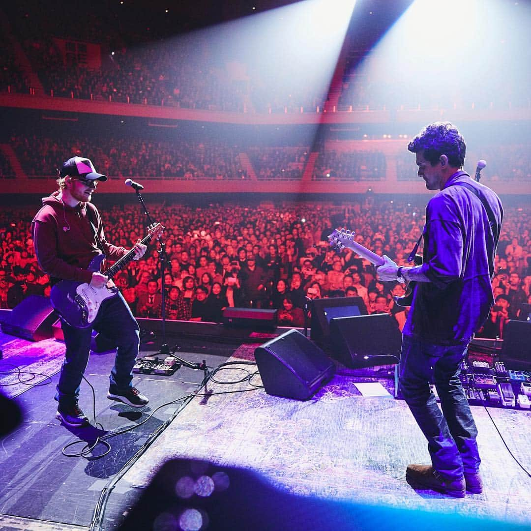 ジョン・メイヤーさんのインスタグラム写真 - (ジョン・メイヤーInstagram)「Tokyo, night one: the great Ed Sheeran aka @teddysphotos joined us for a couple of songs and made an already special night unforgettable. I think he’s a righteous dude! 📷 @daniel」4月11日 2時57分 - johnmayer