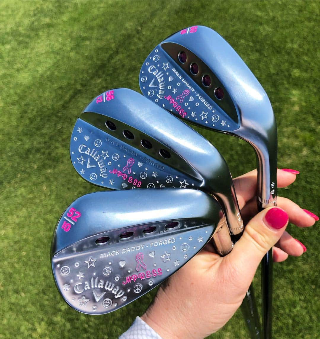 モーガン・プレッセルさんのインスタグラム写真 - (モーガン・プレッセルInstagram)「Nothing quite like a bouquet of fresh wedges with artwork by @anthony.taranto!! 💗💗💗@callawaygolf」4月11日 3時05分 - mpressel