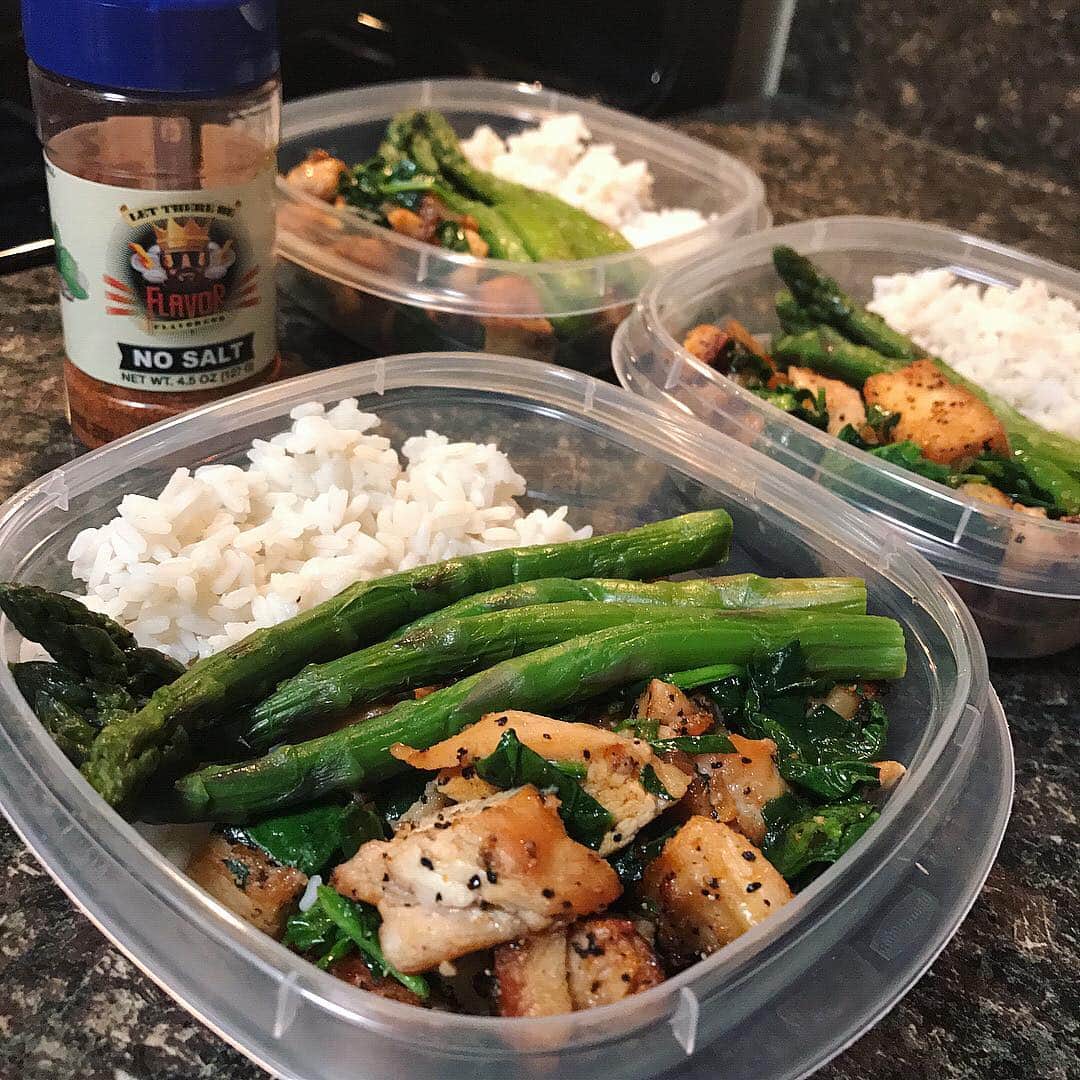 Flavorgod Seasoningsさんのインスタグラム写真 - (Flavorgod SeasoningsInstagram)「🚨MEAL PREPPING - Add delicious flavors to your meals!🚨⁣⠀ -⁣⠀ Repost from @kdub1472 ⁣⠀ .⁣⠀ Meal Prep Seasonings Available here ⬇️⁣⠀ Click link in the bio -> @flavorgod⁣⠀ www.flavorgod.com⁣⠀ -⁣⠀ Flavor God Seasonings are:⁣⠀ 💥ZERO CALORIES PER SERVING⁣⠀ 🌿Made Fresh⁣⠀ 🌱GLUTEN FREE⁣⠀ 🔥KETO FRIENDLY⁣⠀ 🥑PALEO FRIENDLY⁣⠀ ☀️KOSHER⁣⠀ 🌊Low salt⁣⠀ ⚡️NO MSG⁣⠀ 🚫NO SOY⁣⠀ 🥛DAIRY FREE *except Ranch ⁣⠀ ⏰Shelf life is 24 months ⁣⠀ -⁣⠀ -⁣⠀ #food #foodie #flavorgod #seasonings #glutenfree #keto #paleo  #foodporn #mealprep #kosher」4月11日 3時00分 - flavorgod