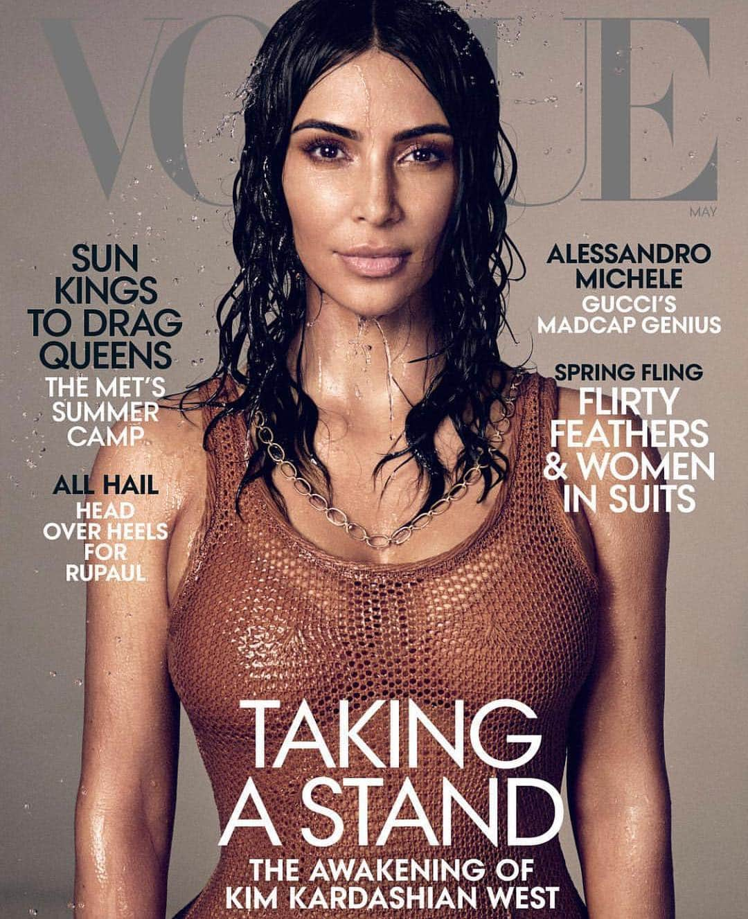 クリス・ジェンナーさんのインスタグラム写真 - (クリス・ジェンナーInstagram)「I am so proud of you @kimkardashian!!!! The cover of US @voguemagazine! Thank you Anna Wintour for making Kim’s dream a reality! #proudmama #Vogue #stunning」4月11日 3時32分 - krisjenner