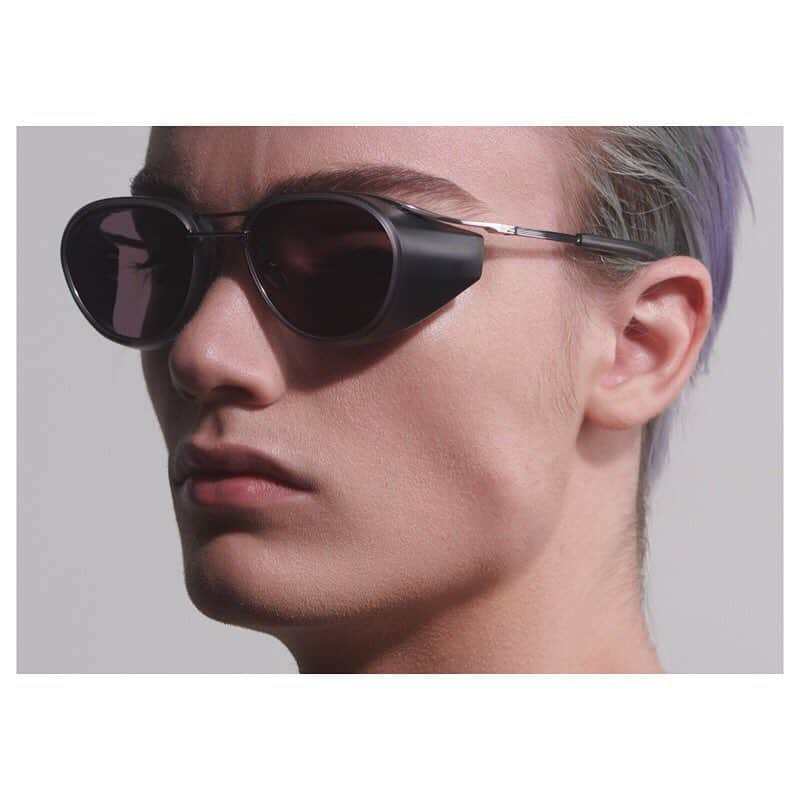 ディタのインスタグラム：「The DITA Nacht-Two was realized with 3D printing technology that transformed a virtual sculpture into a mold for production; while the titanium temples bear a distinctive pressed line detail made possible with a powerful machine-press technique. #DITAeyewear #DITAsunglasses」