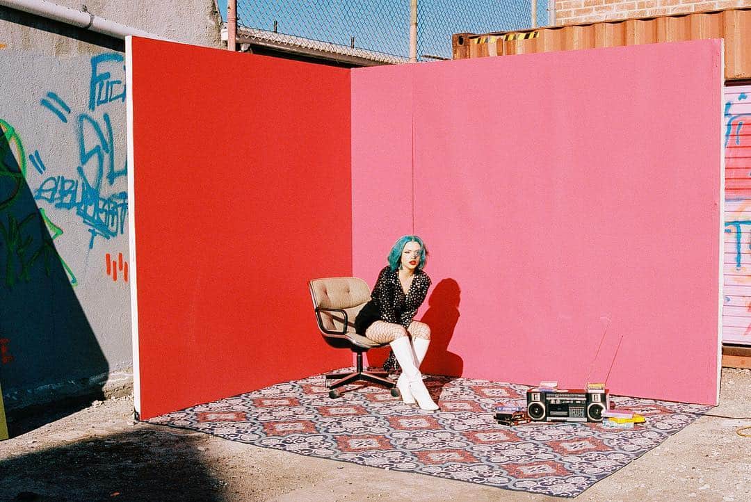 HEY VIOLETのインスタグラム：「hey guys, we’ll be having a lil chat on youtube tmrw around 8:30 PT for the premiere of BETTER BY MYSELF✨ set your reminders now 🔔🔔🔔 https://heyviolet.lnk.to/BBMvid」