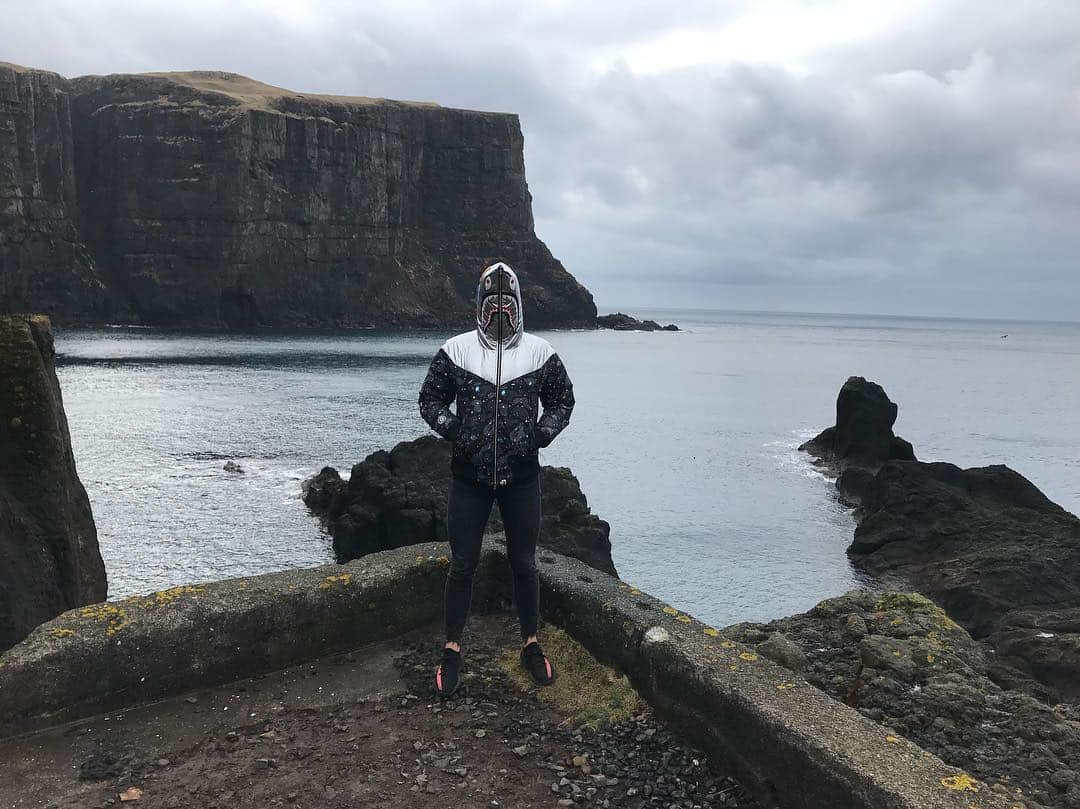カティンカ・ホッスーさんのインスタグラム写真 - (カティンカ・ホッスーInstagram)「Bye Faroe Islands and thanks for everything! 🇫🇴 Had a great time and got some of my coolest pics ever 😎 Viszlát Feröer szigetek és köszönök mindent! Nagyon jól éreztem magam és nagyon menő képeim lettek 😎  #faroe #ironlady #ontothenexttomorrow」4月11日 3時56分 - hosszukatinka