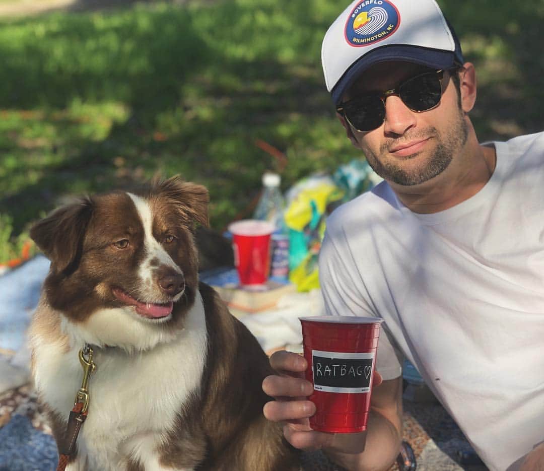 ジェームズ・ラファティのインスタグラム：「The weekend is coming...」