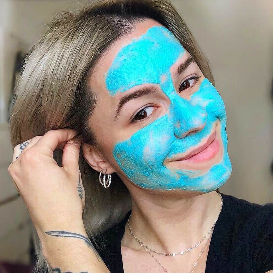 LUSH Cosmeticsさんのインスタグラム写真 - (LUSH CosmeticsInstagram)「Brighter skin = pure happiness. Don't Look At Me Fresh Face Mask makes your complexion vibrant with fresh organic lemon juice and ground rice. Organic silken tofu adds that softening touch. 🥰✨/ 📸: @_runawaywitme_  #LushLife」4月11日 4時04分 - lushcosmetics