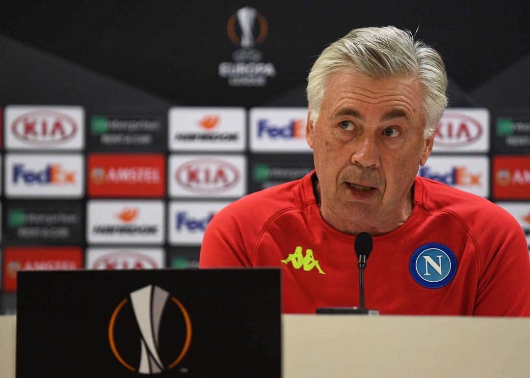 カルロ・アンチェロッティのインスタグラム：「Preparati per la prima partita di questa eccitante eliminatoria. #forzanapolisempre  Ready for the first game of this exciting elimination round. #UEL」