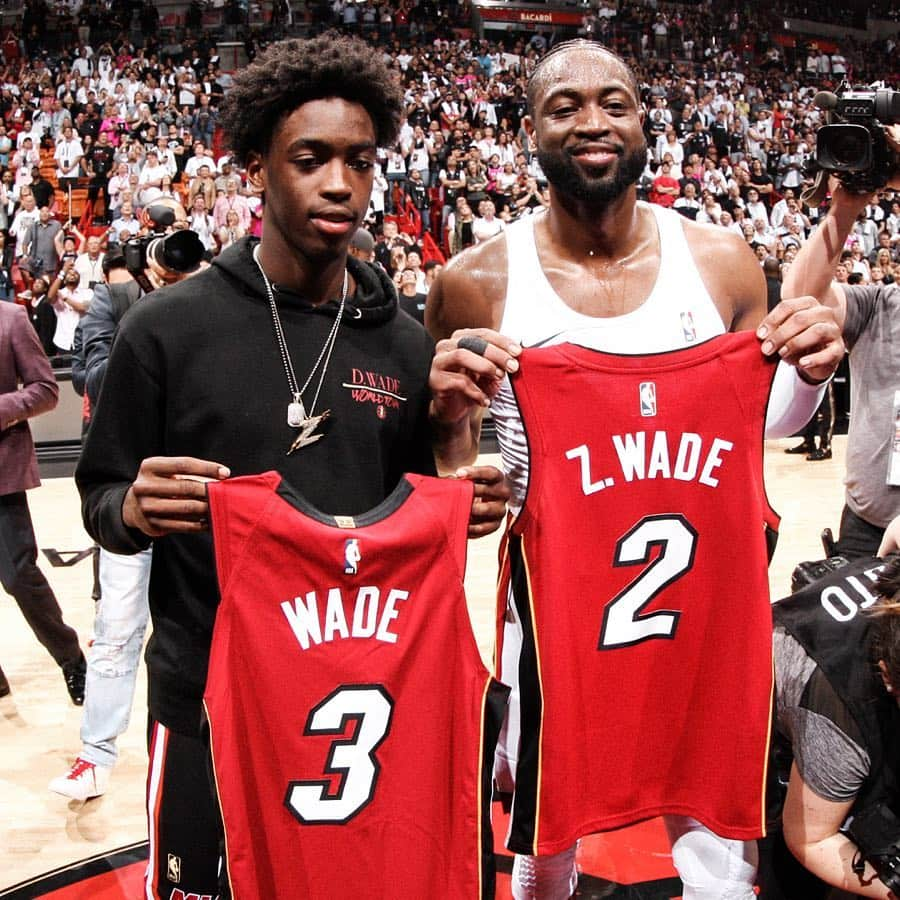 Miami HEATさんのインスタグラム写真 - (Miami HEATInstagram)「Family first. ❤️ #L3GACY」4月11日 4時53分 - miamiheat