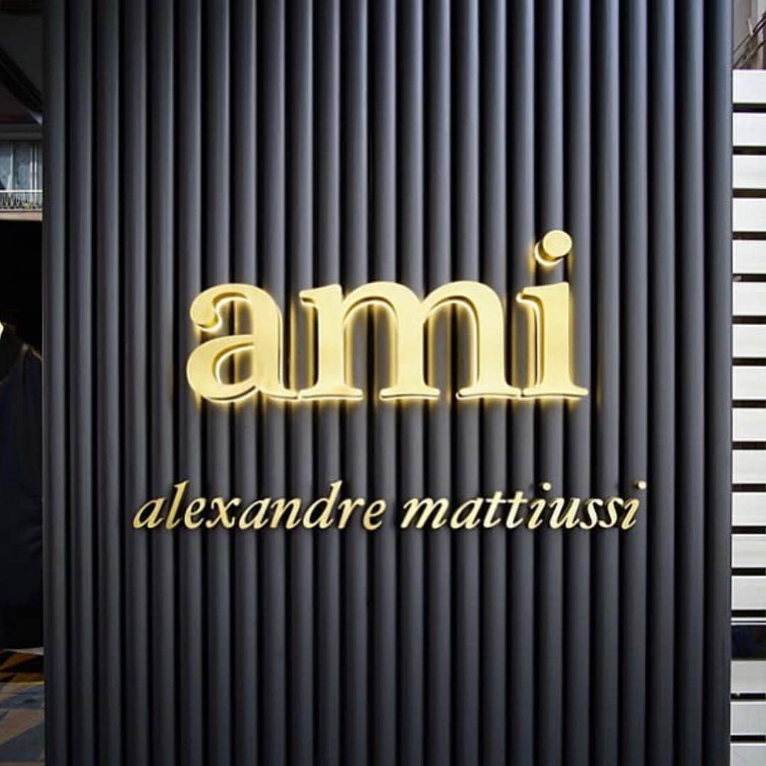 アミ アレクサンドル マテュッシさんのインスタグラム写真 - (アミ アレクサンドル マテュッシInstagram)「Ami Store in Hong Kong ❣️」4月11日 5時22分 - amiparis