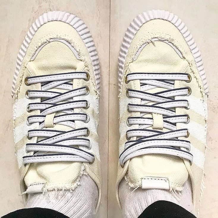 Freshnessさんのインスタグラム写真 - (FreshnessInstagram)「Best look yet at the Childish Gambino x adidas Nizza 👀 Is it hot or not? #freshnesskicks」4月11日 5時43分 - freshnessmag