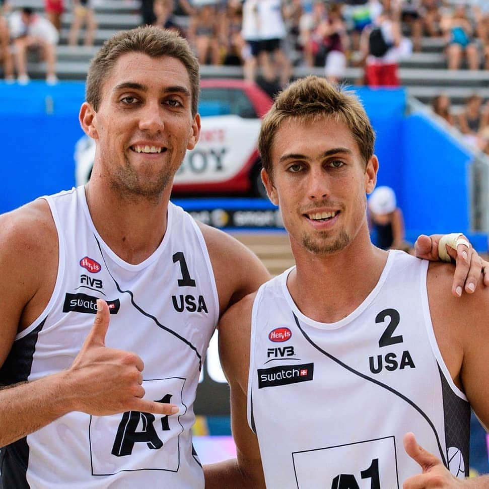 USA Volleyballさんのインスタグラム写真 - (USA VolleyballInstagram)「We ♥️ our 🇺🇸 siblings! Happy #NationalSiblingsDay! --- Check our list of 1️⃣2️⃣ you know are true when you have a sibling teammate! (🔗 in bio) Tag your sibling and show them some 💕」4月11日 5時53分 - usavolleyball