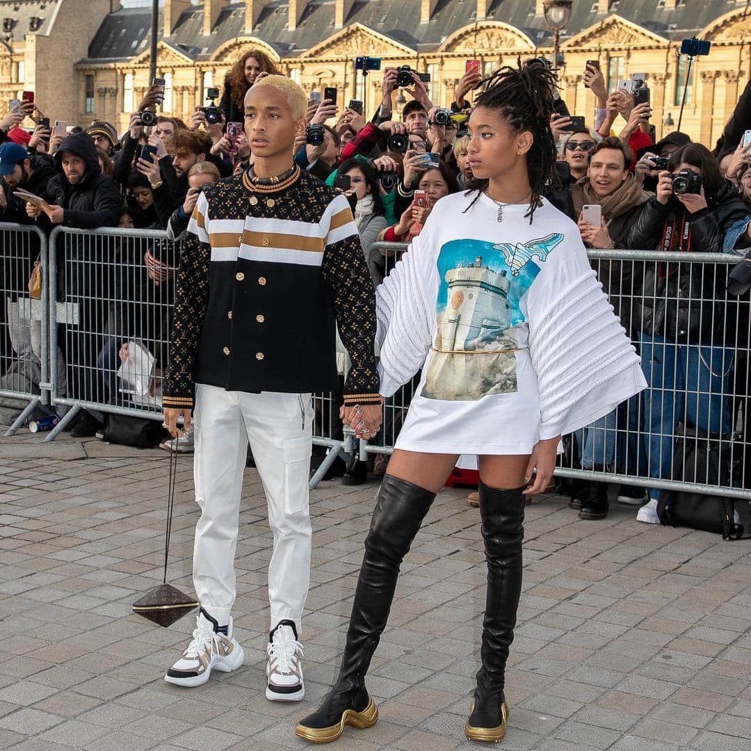 Harper's BAZAARさんのインスタグラム写真 - (Harper's BAZAARInstagram)「It’s national siblings day, and there’s no cooler or more stylish pair than #JadenSmith and #WillowSmith」4月11日 5時59分 - harpersbazaarus