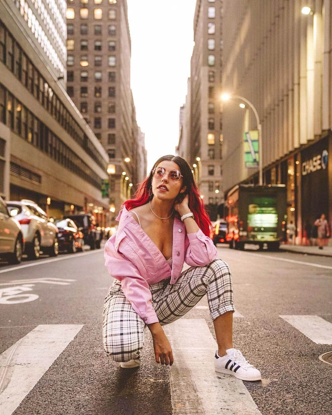 YouTubeさんのインスタグラム写真 - (YouTubeInstagram)「Big city vibes with @ppteamlesslie.」4月11日 6時29分 - youtube