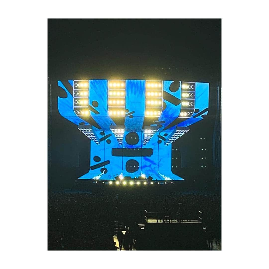 若村柚那さんのインスタグラム写真 - (若村柚那Instagram)「Ed Sheeran🐻💙 本当に最高すぎた。 i went to live of Ed Sheeran at the Tokyo dome. i’ve liked his song  since i was student of university. i finally went to his live!!! so i was moved his voice. thanks a lot. Ed sheeran awesome🐻🐻🐻❤️ #edsheeran #live #japan #divideworldtour #divide #tour #singer #blue #÷ #music #guiter #love #goodtime #awesome #yolo #edsheerandivide #20190409 Thanks a lot🐻 @teddysphotos」4月11日 6時43分 - yuzuna_517