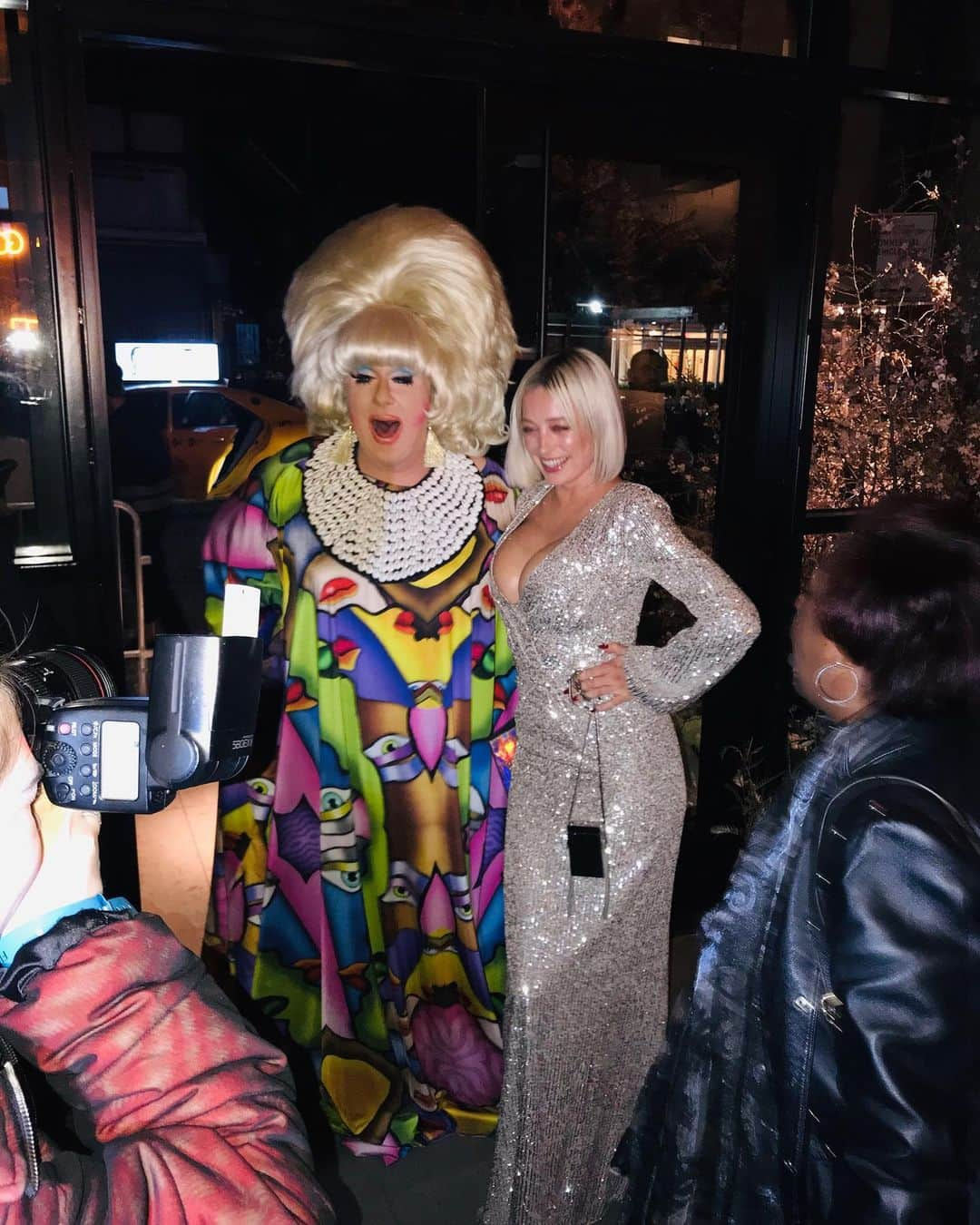 キャロライン・ヴリーランドさんのインスタグラム写真 - (キャロライン・ヴリーランドInstagram)「Last night celebrating the grand opening of @moxychelsea (& meeting the legendary @official_lady_bunny 🙀) 🌟🌟🌟 thank you for having me @moxyhotels #atthemoxy」4月11日 6時36分 - carolinevreeland