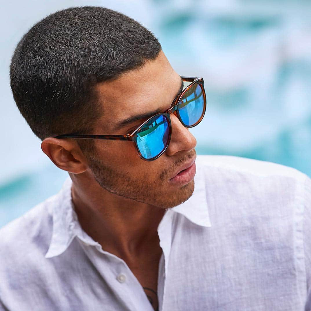 ペリーエリスのインスタグラム：「Spring looks that deliver every-time. Tap to shop. #PerryEllis #LifeReadySince1976」