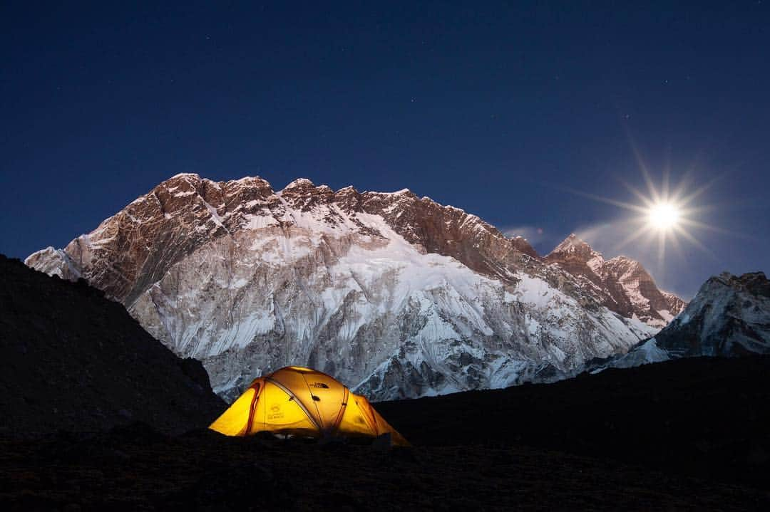 Cory Richardsさんのインスタグラム写真 - (Cory RichardsInstagram)「Today we embark on the first leg of our journey to #Everest in an attempt to ascend a new route on the North East face. @estebantopomena will be my climbing partner and #natgeo photographer @ladzinski will be accompanying us as part of the capture team and we all will be supported by @erichroepke via @roam.  I’ll be pretty disconnected from #Instagram, but I will be sending my studio team (Angie and Melissa), back in Boulder, updates to post while I’m focusing on the climb. I will do my best to personally post when I can - because the support I feel here on the ‘grams has be unparalleled.  Thank you to everyone who has reached out to wish us well on this journey and my recent announcement as a @nikonusa ambassador.  This type of support is fuel to keep me going.  Continue to #follow along on our journey to climb a new route, without supplemental oxygen, in alpine style and without support of porters, and be sure to check out @ladzinski, @nikonusa and @roam for more stories, videos and images.  Check my stories to see our travel from Boulder, Colorado to China and tomorrow we’ll post all the photography AMAs.  #nikoneverest #climbing #photography #roam #adventure」4月11日 6時51分 - coryrichards