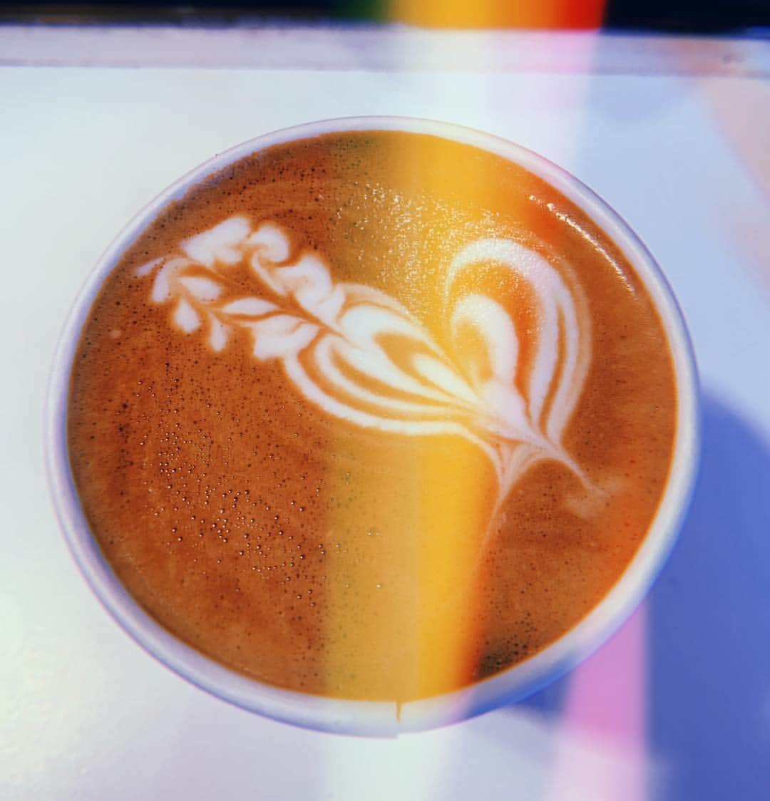 太田モニカさんのインスタグラム写真 - (太田モニカInstagram)「私の大好きなCafe latte❤︎❤︎ カフェインとると落ち着く私。 . . #monikalifestyle #cafelatte  #love #happy #instagood」4月11日 17時46分 - x.monika86.x