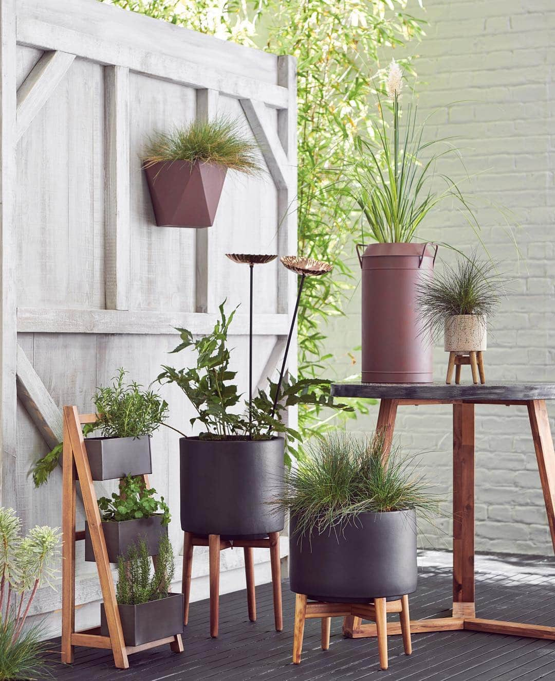 Nextさんのインスタグラム写真 - (NextInstagram)「We're hoping with Easter weekend comes good weather, so get your garden prepped for guests with this lovely lot! 🌿 🔍 Ladder: 585228 Planters: 617053, 604646 & 917005 Wall planter: 603645 Churn planter 608197. #MoreEaster #garden #gardening #planter #homeware #nexthome #spring #springvibes」4月11日 16時20分 - nextofficial