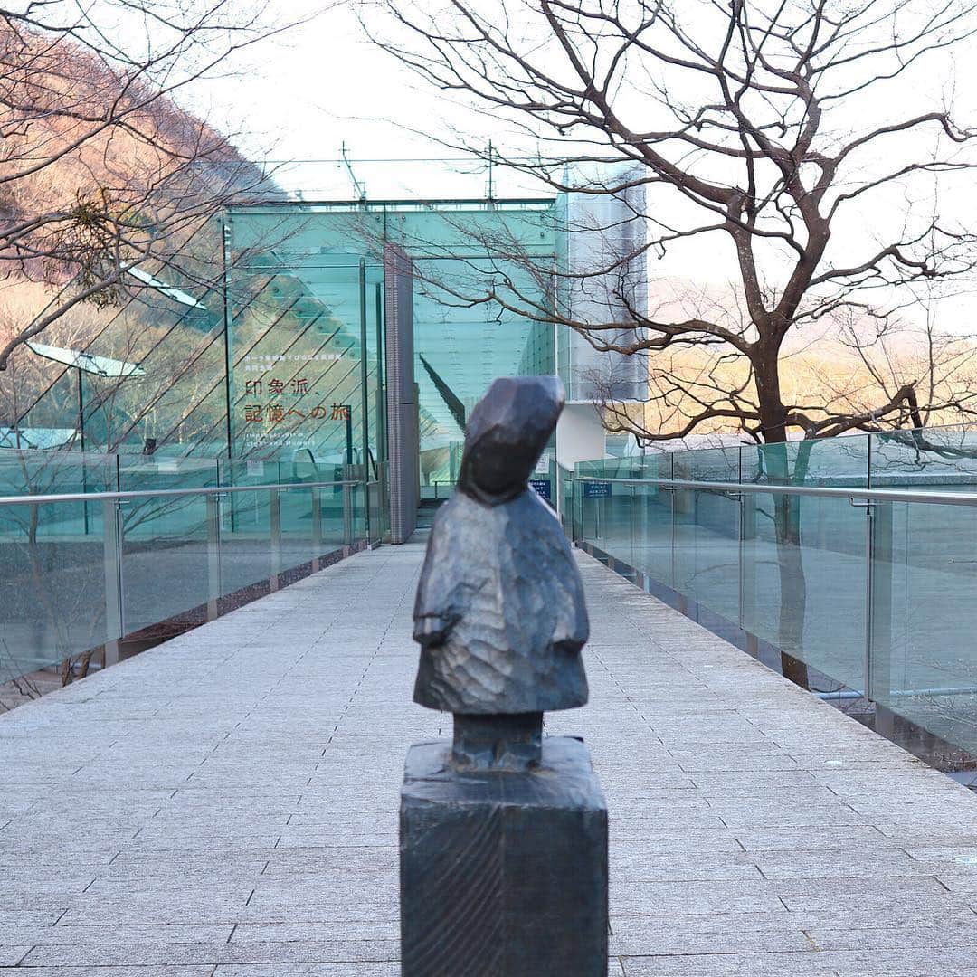 瀧田彩のインスタグラム：「せっかく近くまで行ったので、ポーラ美術館で開催中の『印象派、記憶への旅』へ🎨﻿ ゴッホ、モネ、ルノワールetc...﻿﻿ 豪華なラインナップでした✨﻿﻿ ﻿﻿ ﻿﻿ #ポーラ美術館 #polamuseum # #印象派記憶への旅 #箱根 #hakone #하코네 #ゴッホ #モネ #claudemonet  #ルノワール」