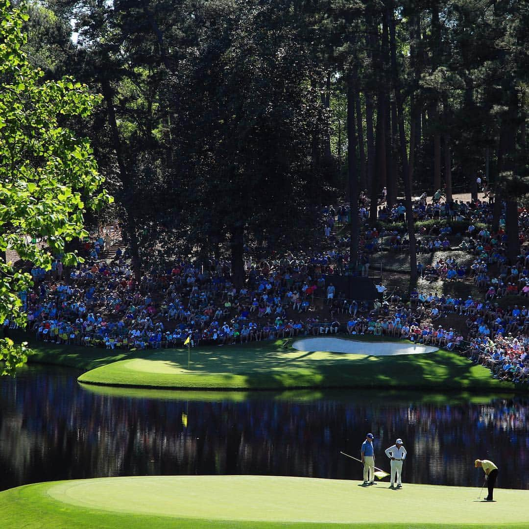 オリンピックチャンネルさんのインスタグラム写真 - (オリンピックチャンネルInstagram)「Today starts the first round of the Masters Tournament, one of the four major championships in professional golf. ⛳⁣⠀ ⁣⠀ Established 85 years ago, it is the only major tournament always held at the same location, Augusta National Golf Club, Georgia. ⁣⠀ ⁣⠀ Since 1949, a green jacket has been awarded to the champion, who must return it to the clubhouse one year after his victory.⁣⠀ ⁣⠀ Who will wear the green jacket this year? 🏌️⁣⠀ ⁣⠀ #golf⁣⠀ #masters2019⁣⠀」4月11日 16時57分 - olympicchannel_x