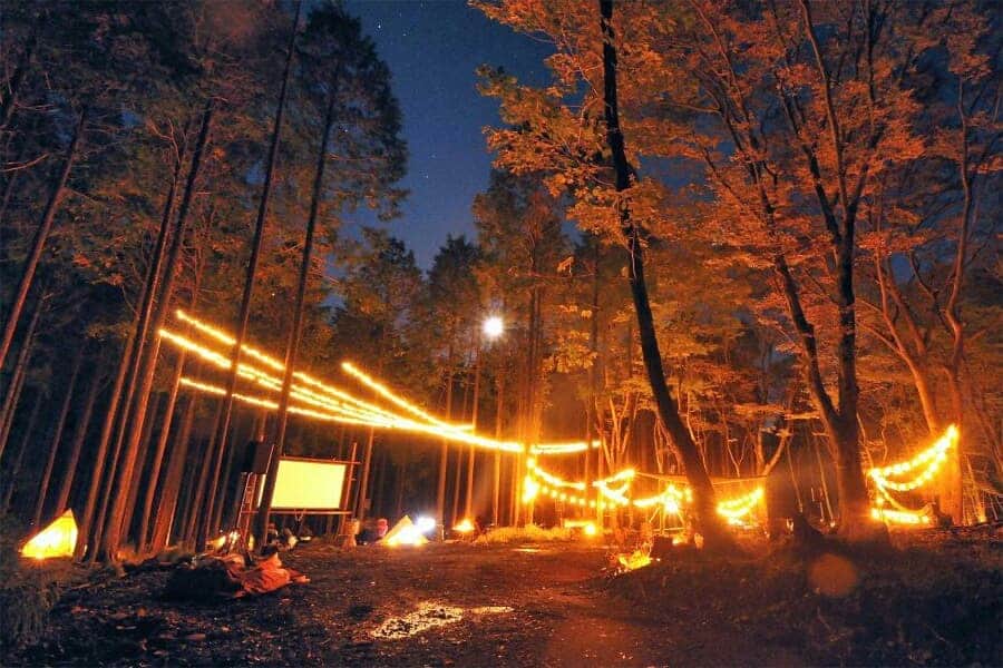 フォルクスワーゲンさんのインスタグラム写真 - (フォルクスワーゲンInstagram)「日本最大級のキャンプフェス「GO OUT JAMBOREE 2019」(@goout_camp)に、ワーゲンバスが出動！ ⠀ キャンディやグミ、チョコレートなど、すくい取りできるお菓子箱を積んだワーゲンバスBLUEがみなさんをお迎えします。 ⠀ さらに、パワフルなクリーンディーゼル×フルタイム4輪駆動を搭載したクロスオーバーワゴン「New パサート オールトラック」も登場！ ⠀ 事前アンケートに答えてブースに来場いただくと、オリジナルトートバックやお菓子すくいどりの参加券をプレゼントいたします。 ⠀ イベントへご来場予定の方は、ぜひフォルクスワーゲンブースへお越し下さい！ ⠀ ▼イベント概要 【 GO OUT JAMBOREE 2019 とは】 ファッション・アウトドア・ライフスタイルを提案する雑誌「GO OUT」主催のアウトドアキャンプフェスティバルです。 ⠀ 日割りラインアップで豪華アーティストが出演する音楽ライブや、有名アウトドアブランドの出展が連なる「BRAND AVENUE」、空気でふくらませた“ふあふあ”の遊具や特製アスレチックでお子さんがアクティブに楽しめる「キッズフィールド」など、野外空間を活かしたコンテンツが充実しています。 ⠀ 【開催期間】 4/12(金) ～4/14(日) ※フォルクスワーゲンブース運営日：4/13(土)～4/14(日) ⠀ 【会場】 ふもとっぱら／ふもと村ファミリーキャンプサイト（富士オートキャンプ場ふもと村） 他 （〒418-0109 静岡県富士宮市麓156 他） ⠀ ※詳細については、GO OUT JAMBOREE 2019公式サイトをご覧ください。 ⠀ ※事前アンケートのプレゼントは数に限りがございます。早めにご来場ください。また、内容やデザインは変わる可能性がございますので、予めご了承ください。 ⠀ #バスカスフェス #フォルクスワーゲン #ワーゲンバス #タイプ2 #パサートオールトラック #キャンプ #キャンプフェス #キャンパー #キャンプギア #アウトドア #ふもとっぱら #富士山 #Volkswagen #vw #goout #gooutcamp #gooutjamboree #gooutjamboree2019 #camp #camping #campinggear」4月11日 17時00分 - vw_japan