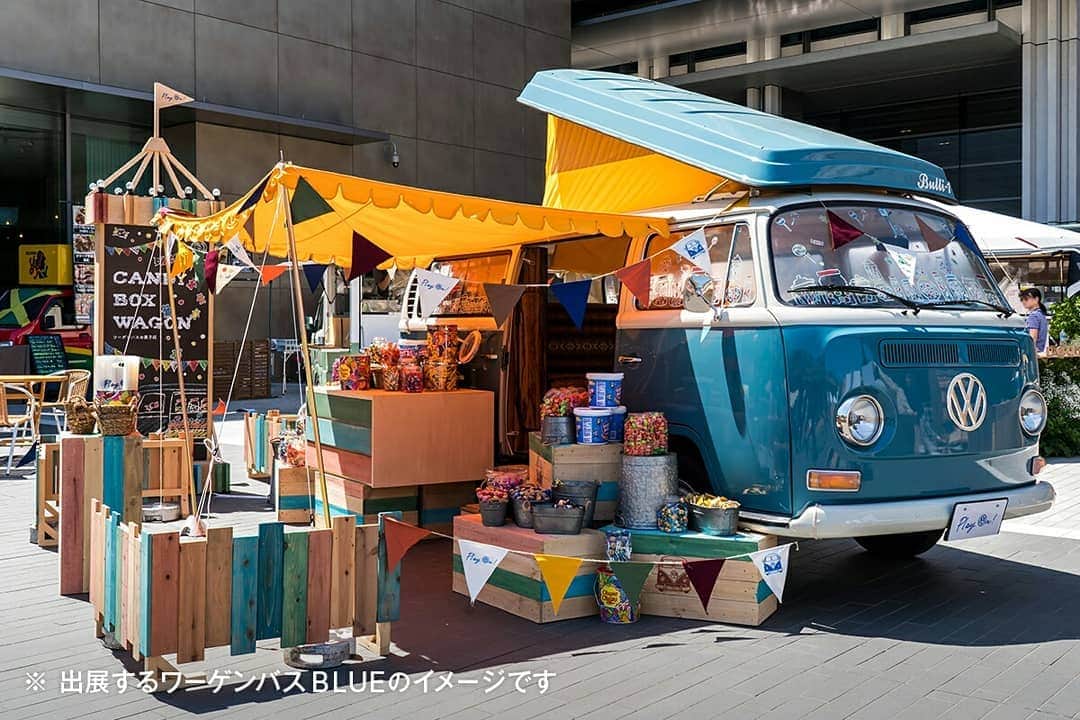 フォルクスワーゲンさんのインスタグラム写真 - (フォルクスワーゲンInstagram)「日本最大級のキャンプフェス「GO OUT JAMBOREE 2019」(@goout_camp)に、ワーゲンバスが出動！ ⠀ キャンディやグミ、チョコレートなど、すくい取りできるお菓子箱を積んだワーゲンバスBLUEがみなさんをお迎えします。 ⠀ さらに、パワフルなクリーンディーゼル×フルタイム4輪駆動を搭載したクロスオーバーワゴン「New パサート オールトラック」も登場！ ⠀ 事前アンケートに答えてブースに来場いただくと、オリジナルトートバックやお菓子すくいどりの参加券をプレゼントいたします。 ⠀ イベントへご来場予定の方は、ぜひフォルクスワーゲンブースへお越し下さい！ ⠀ ▼イベント概要 【 GO OUT JAMBOREE 2019 とは】 ファッション・アウトドア・ライフスタイルを提案する雑誌「GO OUT」主催のアウトドアキャンプフェスティバルです。 ⠀ 日割りラインアップで豪華アーティストが出演する音楽ライブや、有名アウトドアブランドの出展が連なる「BRAND AVENUE」、空気でふくらませた“ふあふあ”の遊具や特製アスレチックでお子さんがアクティブに楽しめる「キッズフィールド」など、野外空間を活かしたコンテンツが充実しています。 ⠀ 【開催期間】 4/12(金) ～4/14(日) ※フォルクスワーゲンブース運営日：4/13(土)～4/14(日) ⠀ 【会場】 ふもとっぱら／ふもと村ファミリーキャンプサイト（富士オートキャンプ場ふもと村） 他 （〒418-0109 静岡県富士宮市麓156 他） ⠀ ※詳細については、GO OUT JAMBOREE 2019公式サイトをご覧ください。 ⠀ ※事前アンケートのプレゼントは数に限りがございます。早めにご来場ください。また、内容やデザインは変わる可能性がございますので、予めご了承ください。 ⠀ #バスカスフェス #フォルクスワーゲン #ワーゲンバス #タイプ2 #パサートオールトラック #キャンプ #キャンプフェス #キャンパー #キャンプギア #アウトドア #ふもとっぱら #富士山 #Volkswagen #vw #goout #gooutcamp #gooutjamboree #gooutjamboree2019 #camp #camping #campinggear」4月11日 17時00分 - vw_japan