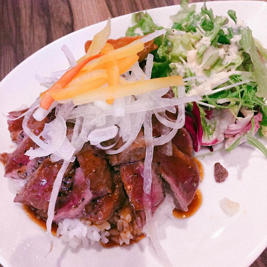 堀池真緒のグルメインスタ