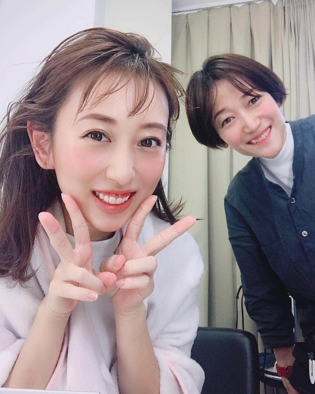 中西麻里衣さんのインスタグラム写真 - (中西麻里衣Instagram)「maquia onlineでファンケルさんとのタイアップ撮影でした🌸 久しぶりにお会いできたメイクのAYAさんとわいわいお話しできて楽しかった♡ ホワイトニング化粧水と乳液絶賛愛用中でオススメです✨ #maquia#マキアオンライン#撮影#メイク#メイクアップ#マキアビューティズ#ファンケル#タイアップ#美白#おすすめ#紫外線#ビタミン#男の子まま」4月11日 17時12分 - 87marii