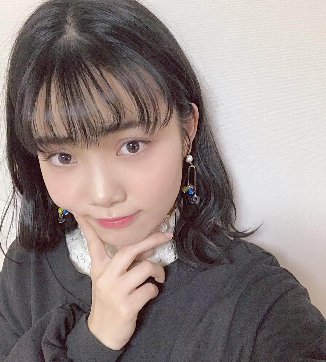 佐久間乃愛さんのインスタグラム写真 - (佐久間乃愛Instagram)「. min's さんで可愛いイヤリングとヘアゴムをゲットしました~💖 一目惚れです！本当に可愛い！ . 他にも可愛いアクセサリーがたくさん売ってるので、皆さんもチェックしてみてね😊 . かすみさんとも久しぶりに会えて嬉しかったです♡  #アクセサリー #イヤリング #ヘアゴム #ハンドメイド #手作り #可愛い #おしゃれ」4月11日 17時15分 - noa_sakuma