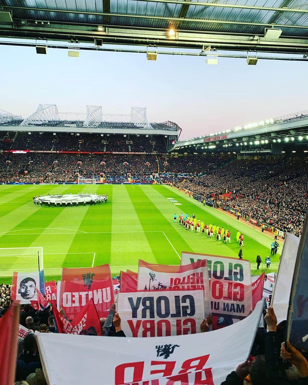 マンチェスター・ユナイテッドさんのインスタグラム写真 - (マンチェスター・ユナイテッドInstagram)「Until next week... 🔴⚪️⚫️ #MUFC #ChampionsLeague 📸: @mufc_matchday_pics」4月11日 17時22分 - manchesterunited