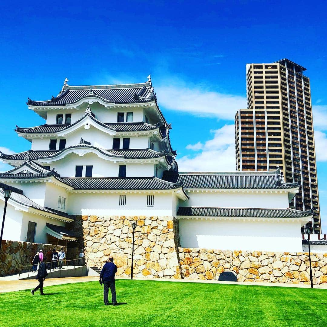 小宮山雄飛さんのインスタグラム写真 - (小宮山雄飛Instagram)「話題の尼崎城、かなり面白いです。#ラブ兵庫」4月11日 17時23分 - yuhikomiyama