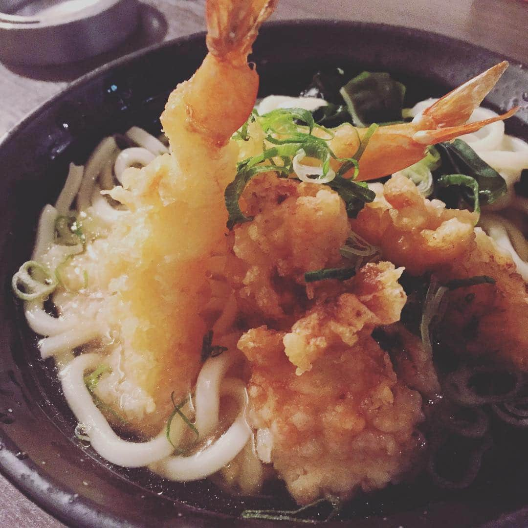 hanatsubaki029さんのインスタグラム写真 - (hanatsubaki029Instagram)「今日のまかないは天ぷらうどん🍛 いつもありがとうございます😊#個室#イーマ#photooftheday #instafood #instagood #photographer #和食#ブライダル#居酒屋#梅田#いいね#まかない#osaka#ランチ#予約#米活#女子会#宴会#日本酒#阪神百貨店#駅近#サプライズ#ママ会」4月11日 17時39分 - hana.tsubaki29