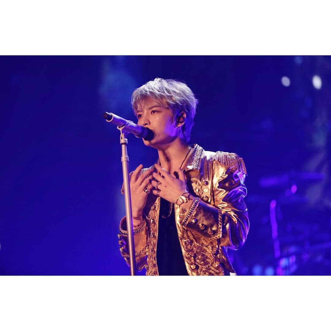 C-JeS エンタテイメントさんのインスタグラム写真 - (C-JeS エンタテイメントInstagram)「#김재중  #아레나투어 ~Flawless Love~ . 어제도 재중이는 멋져버렸다 👀 여러분과 함께한 투어의 첫 시작! (´∀｀=) 다들 즐거우셨나요 😊 . . 오늘도 어김없이 재중이와 🤟🏻 #나고야 돌핀스 아레나에서 함께해요✨ . . 앨범듣기 🎵  https://apple.co/2OXcTtV . 昨日もジェジュンはカッコよかった ♡ みんなと共にするツアーの初スタート! (´∀｀=) みんな、楽しかったですか 〰️ 今日も5時30分にまたジェジュンと名古屋ドルフィンズアリーナで共にしましょう!  #김재중 #재중 #KIMJAEJOONG #金在中 #ジェジュン #0410 #1st_solo_album #FlawlessLove #album #ARENATOUR #Nagoya #名古屋 #ドルフィンアリーナ #JAEJOONG #Cjestagram」4月11日 8時46分 - cjes.tagram