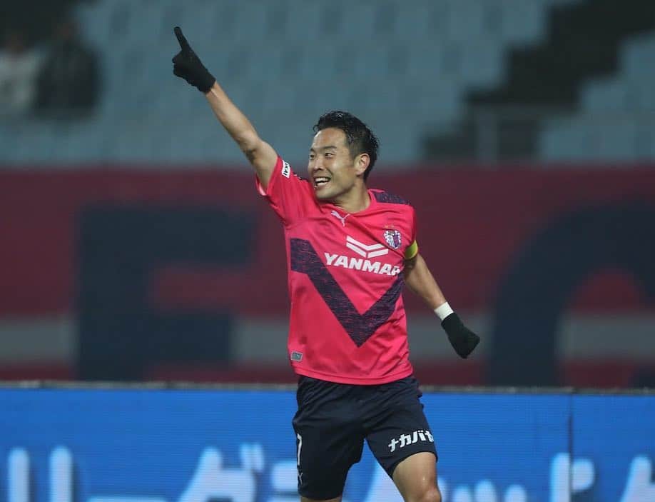 水沼宏太のインスタグラム：「👍🏼 寒い中応援ありがとうございました！ とにかく勝てて良かった。 でもまだ足りない。 もっと高みを目指すために。  #やっぱり勝つのはいいね #圍ナイス #みんなありがとう #セレッソ大阪 #水沼宏太」