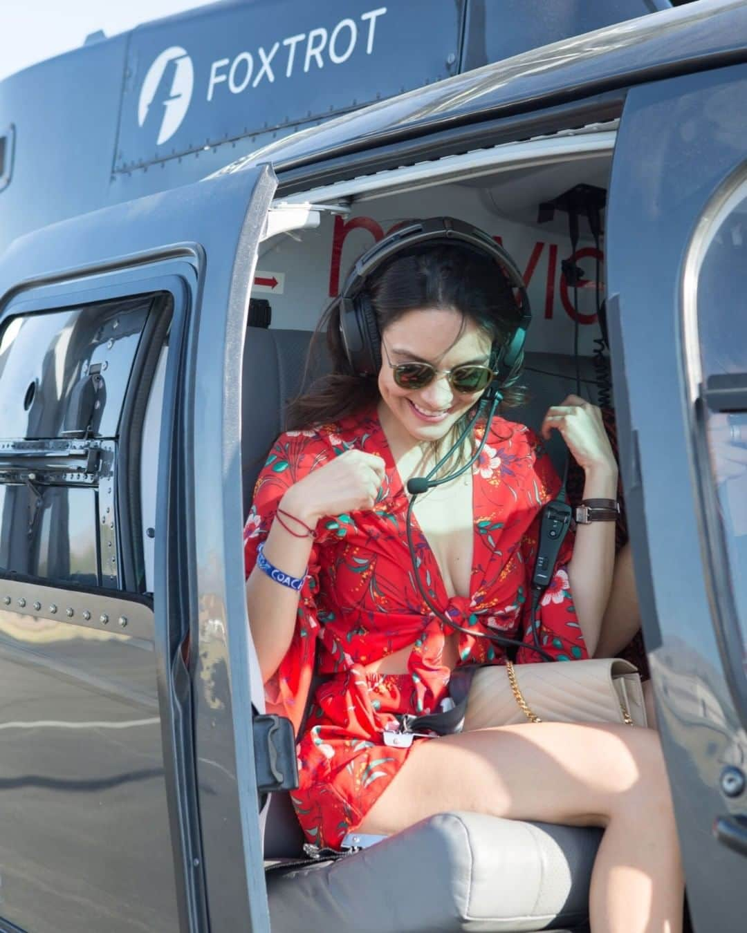 nyonairさんのインスタグラム写真 - (nyonairInstagram)「$4,550 to Coachella with @FlyFOXTROT! Arrive in style like your favorite artists. Don’t get left behind! . With Fly FOXTROT's Helicopters and wide array of Fixed Wing, anything is possible. . Call FOXTROT: 844.446.7795 or Book Now: http://FlyFOXTROT.COM #FlyPrivate & #FlyFOXTROT . . . . . #earthpix #bestvacations #loveauthentic#exploremore #moodygrams #streetdreamsmag #complex #stpatricksday #esquire #icapture_nyc #jointhemvmt#bucketlist #timeoutnewyork #wildnewyork#newyork_instagram #lensbible#thingstodoinnyc #adventurelifestyle #travelexperience #adventuretravel#winterinnewyork #traveldeawls #centralpark #timessquare」4月11日 9時20分 - nyonair